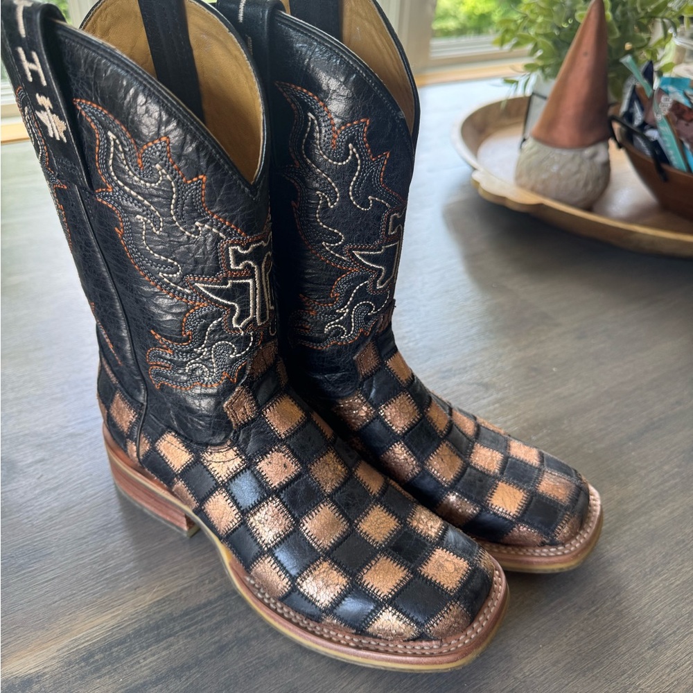 Tin Haul Women’s Oola-la Gold and Black Cowbow boots